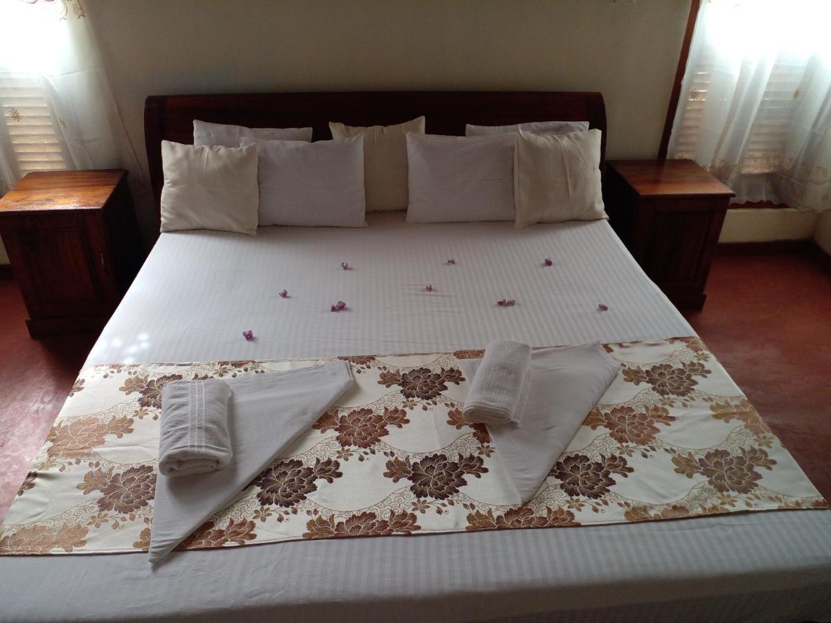 4Ty Two Homestay Ґалле Екстер'єр фото