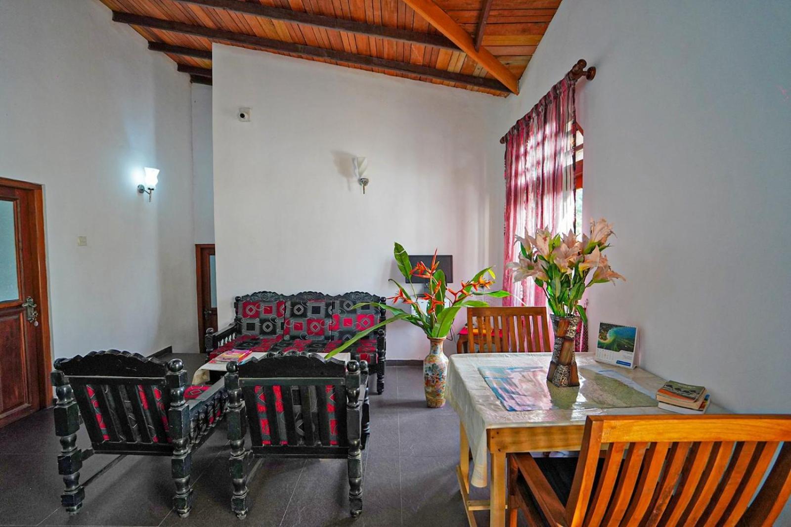 4Ty Two Homestay Ґалле Екстер'єр фото