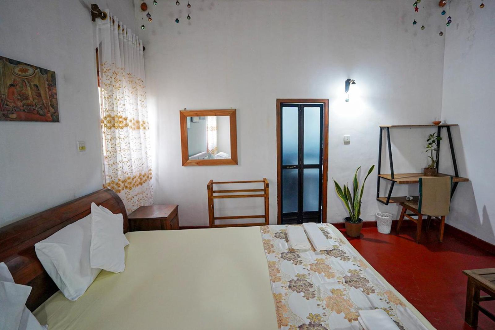 4Ty Two Homestay Ґалле Екстер'єр фото
