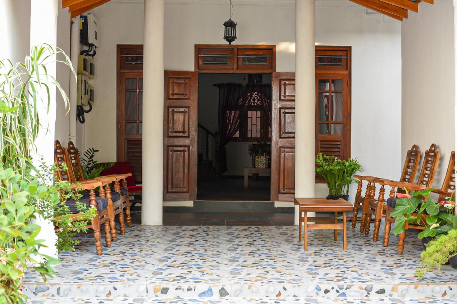 4Ty Two Homestay Ґалле Екстер'єр фото