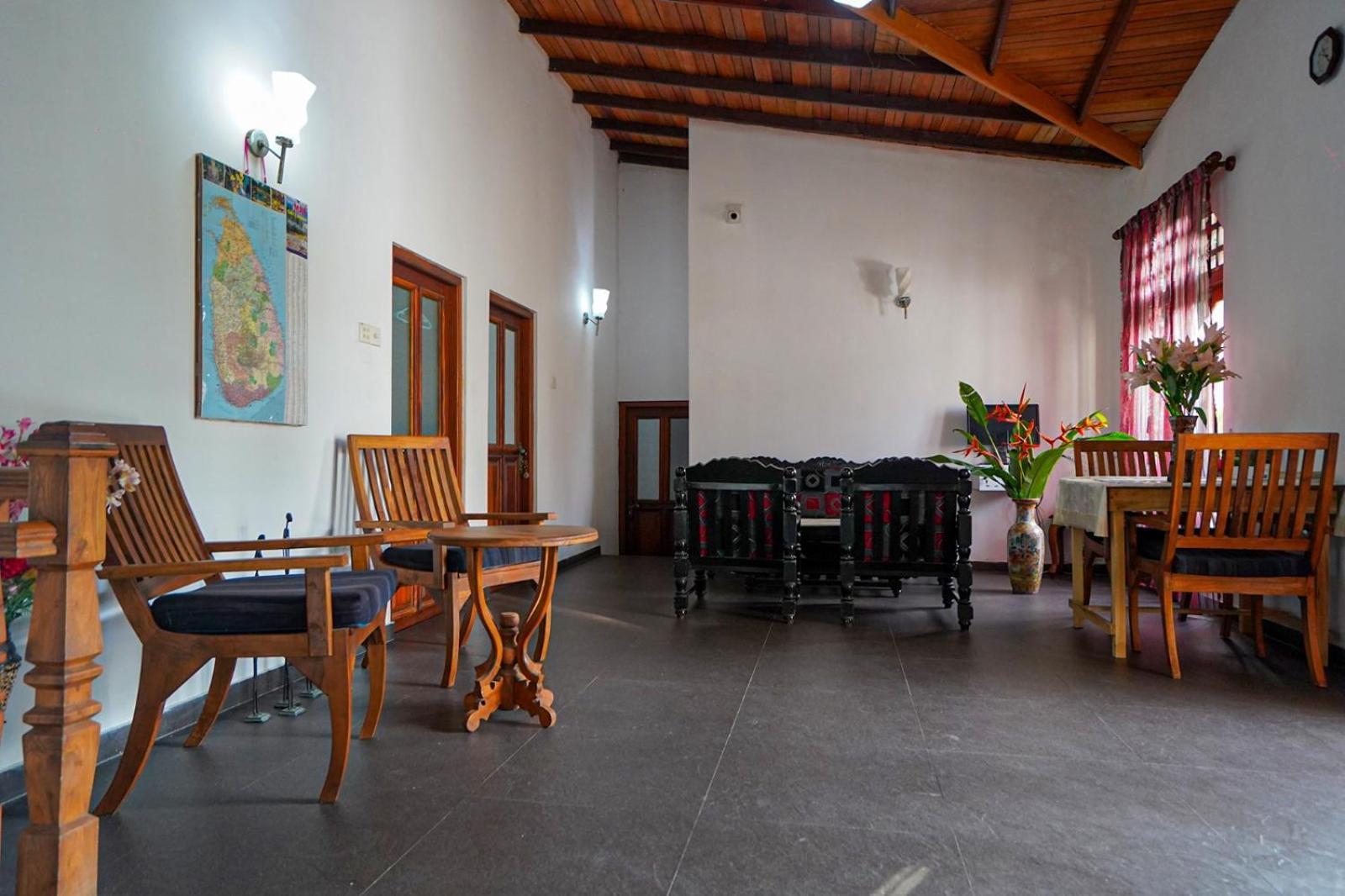 4Ty Two Homestay Ґалле Екстер'єр фото