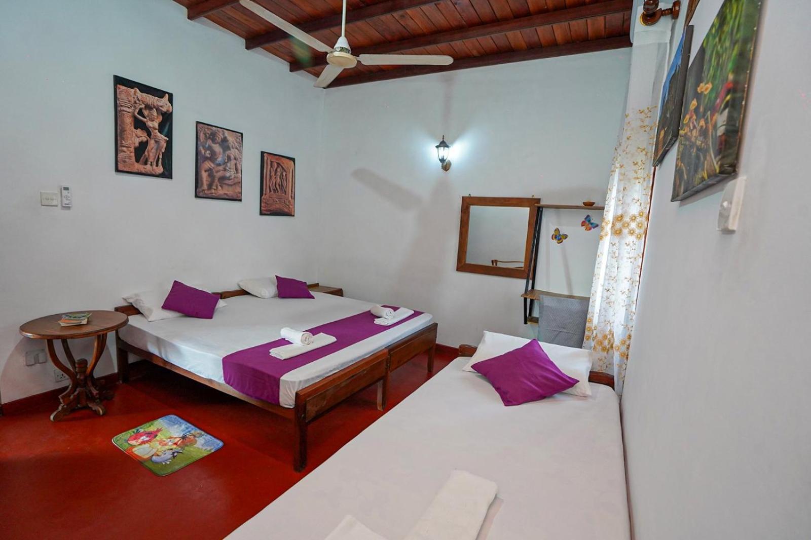 4Ty Two Homestay Ґалле Екстер'єр фото